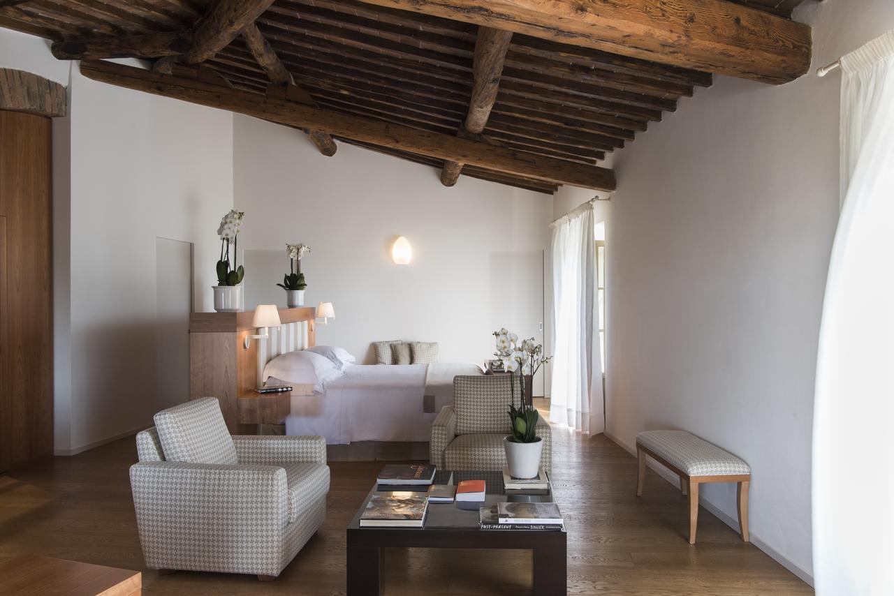 Готель Borgo San Felice Кастельнуово-Берарденґа Екстер'єр фото